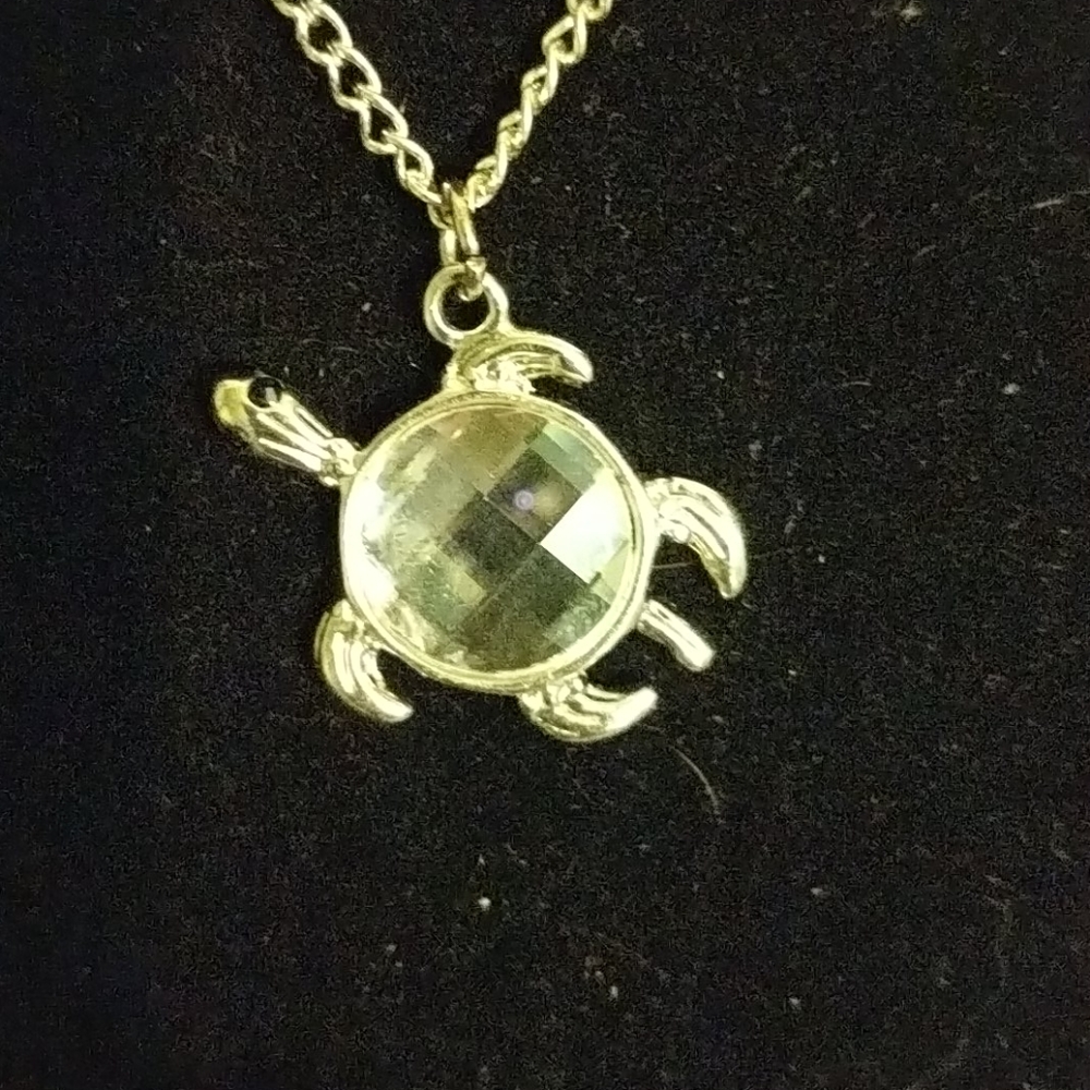 Swarovski Crystal turtle necklace 18 inch chain
